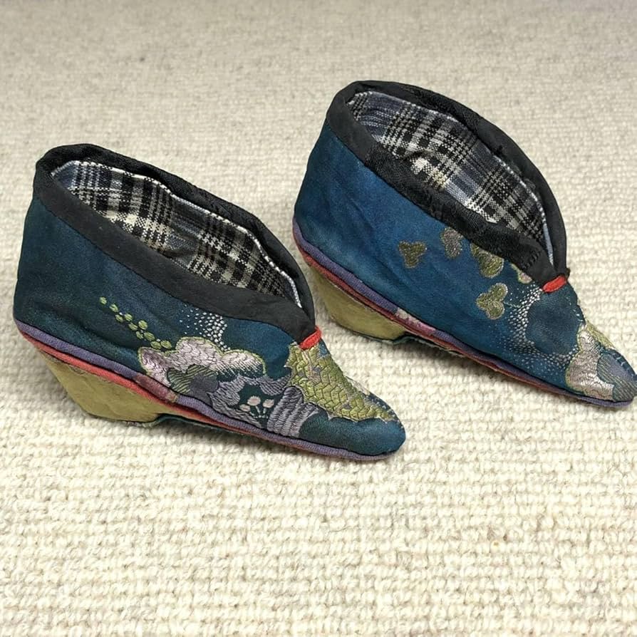 骨董品　中国清代のアンティーク　時代物　三寸金蓮 女性の靴　飾り稀少　極上レア Amazon.co.jp: 清国 乾隆年 後宮 嬪妃 清代のアンティーク